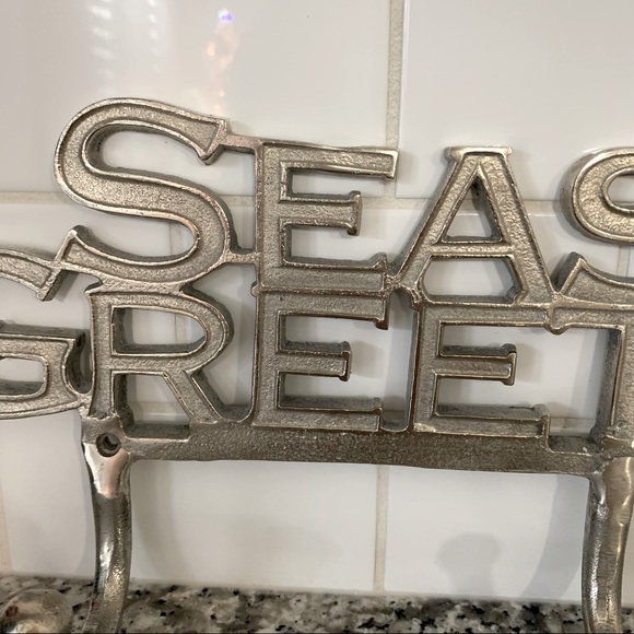 Christmas Wall-mount Coat Rack Seasons Greetings - Picture 4 of 6